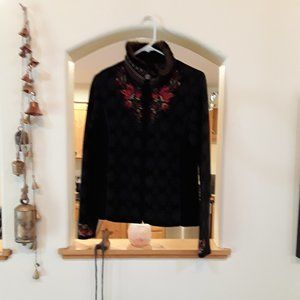 Icelandic Designs medium Black with flowers